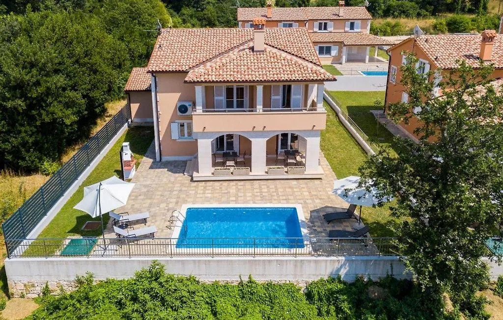 Villas Resort In Pula 0*,  Chorvatsko