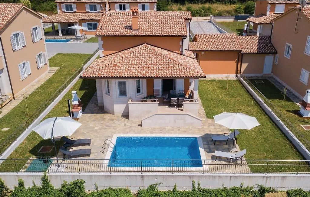 Villas Resort In Pula