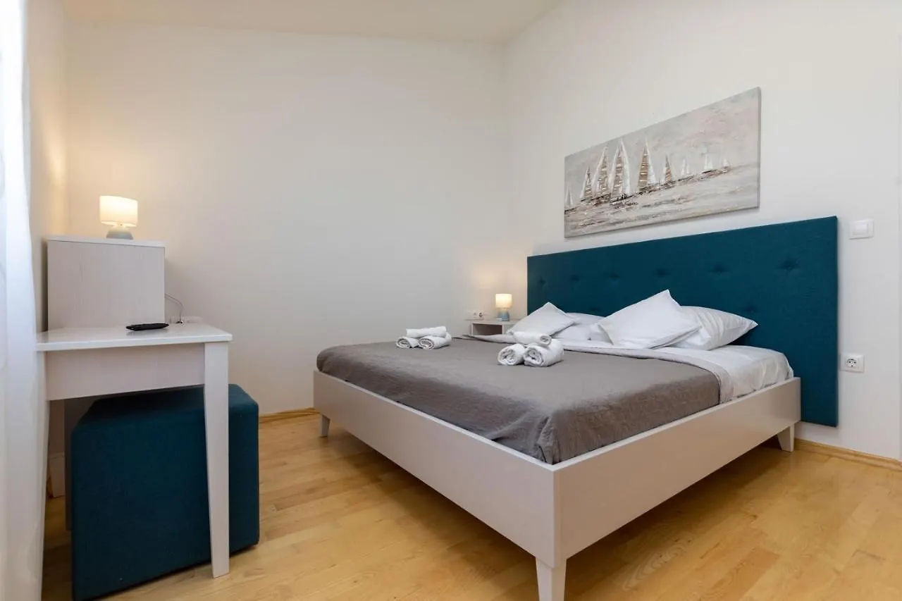 Villas Resort In Pula 0*,