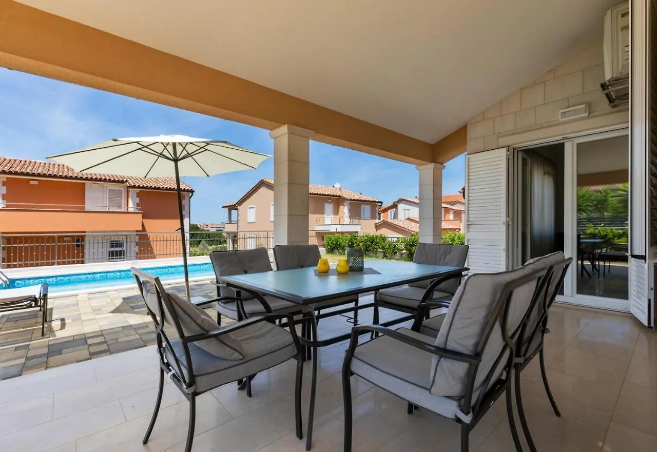 Villas Resort In Pula