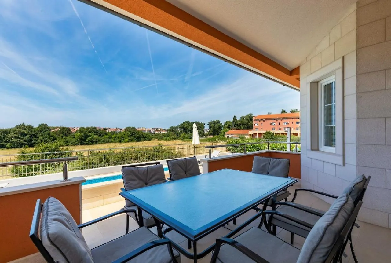 Villas Resort In Pula
