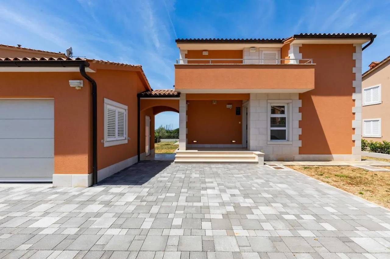Villas Resort In Pula