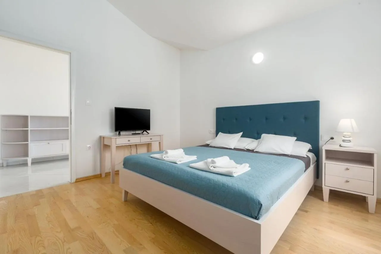 Villas Resort In Pula 0*,  Chorvatsko