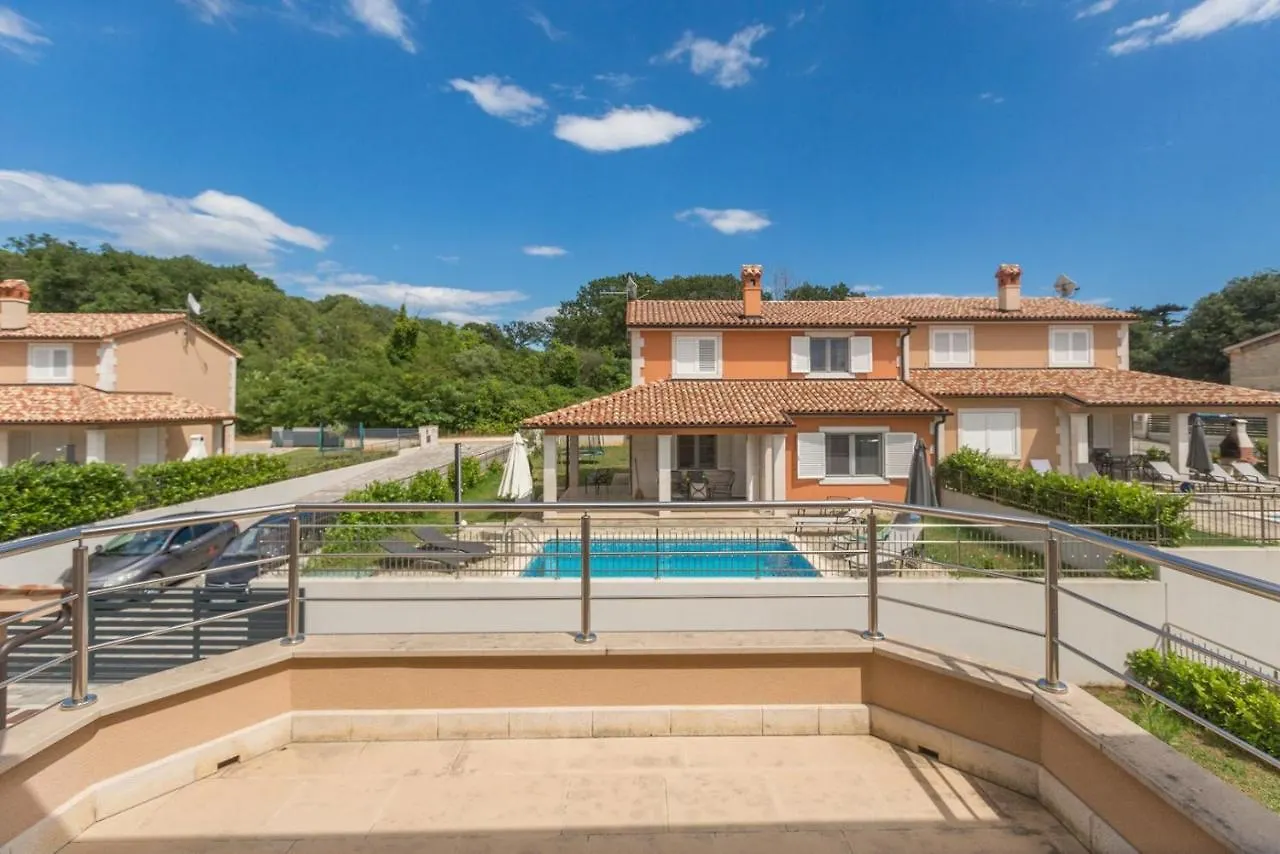Villas Resort In Pula