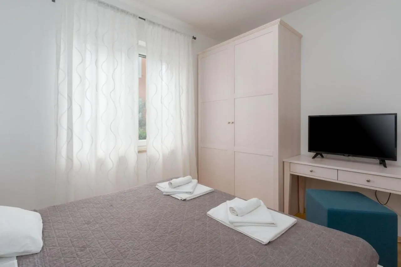 Villas Resort In Pula