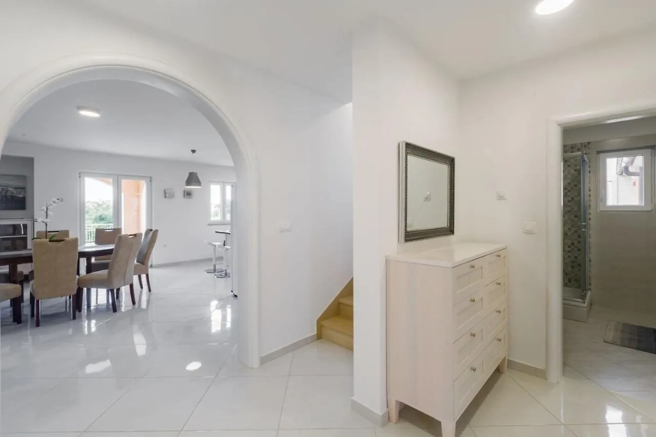 Villas Resort In Pula 0*,